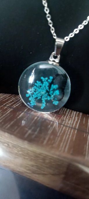 collier fleur bleu