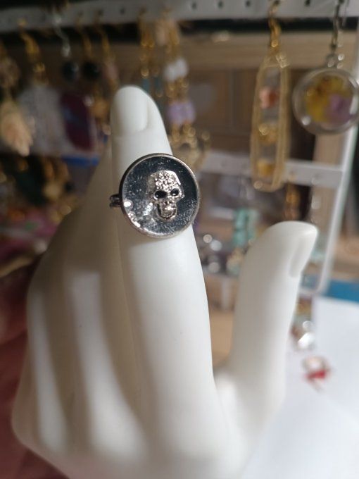 Bague tête de mort